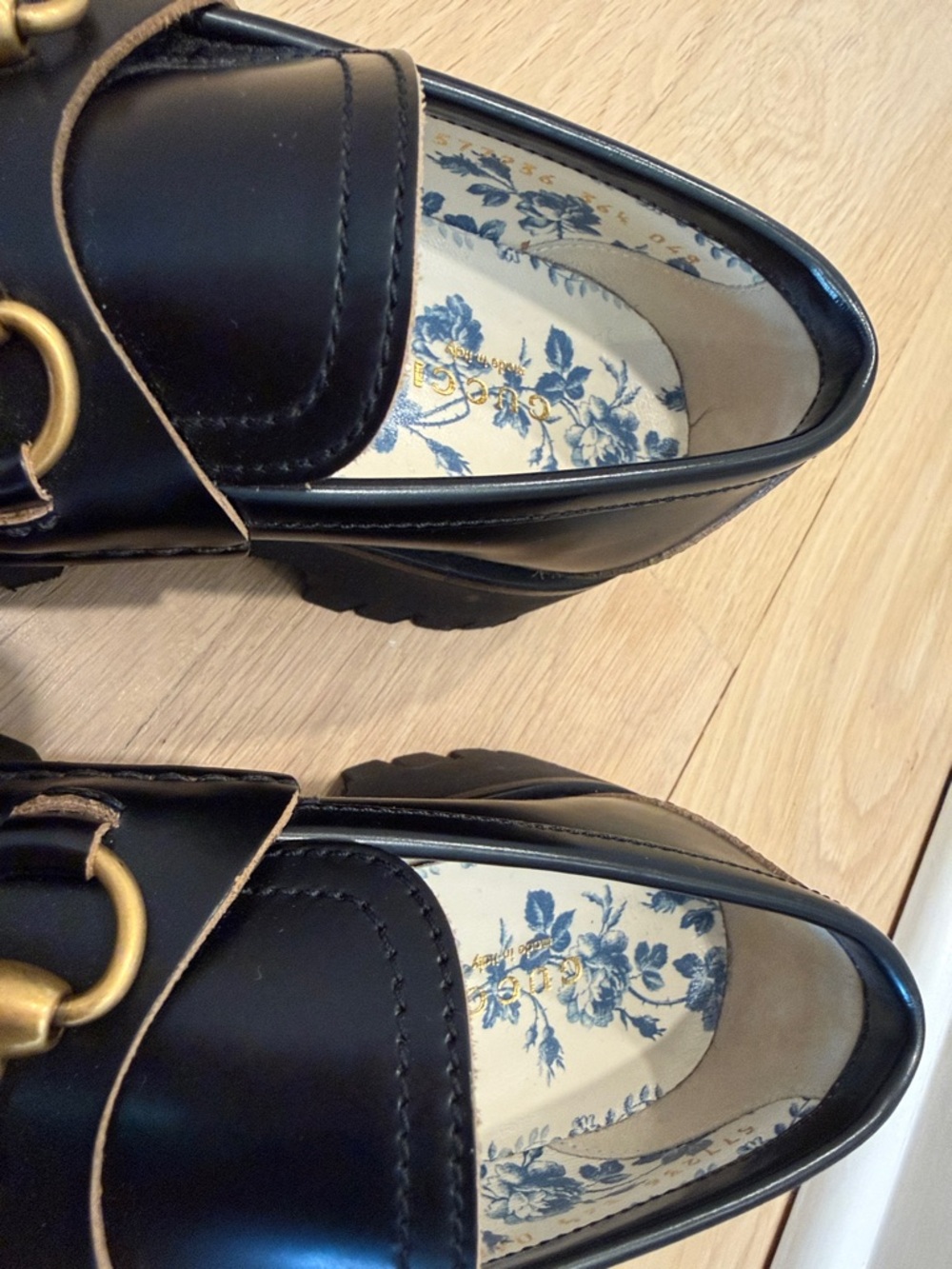Gucci Women's Black Loafers Lug Heel size 36.5 barely worn like new - Picture 10 of 14